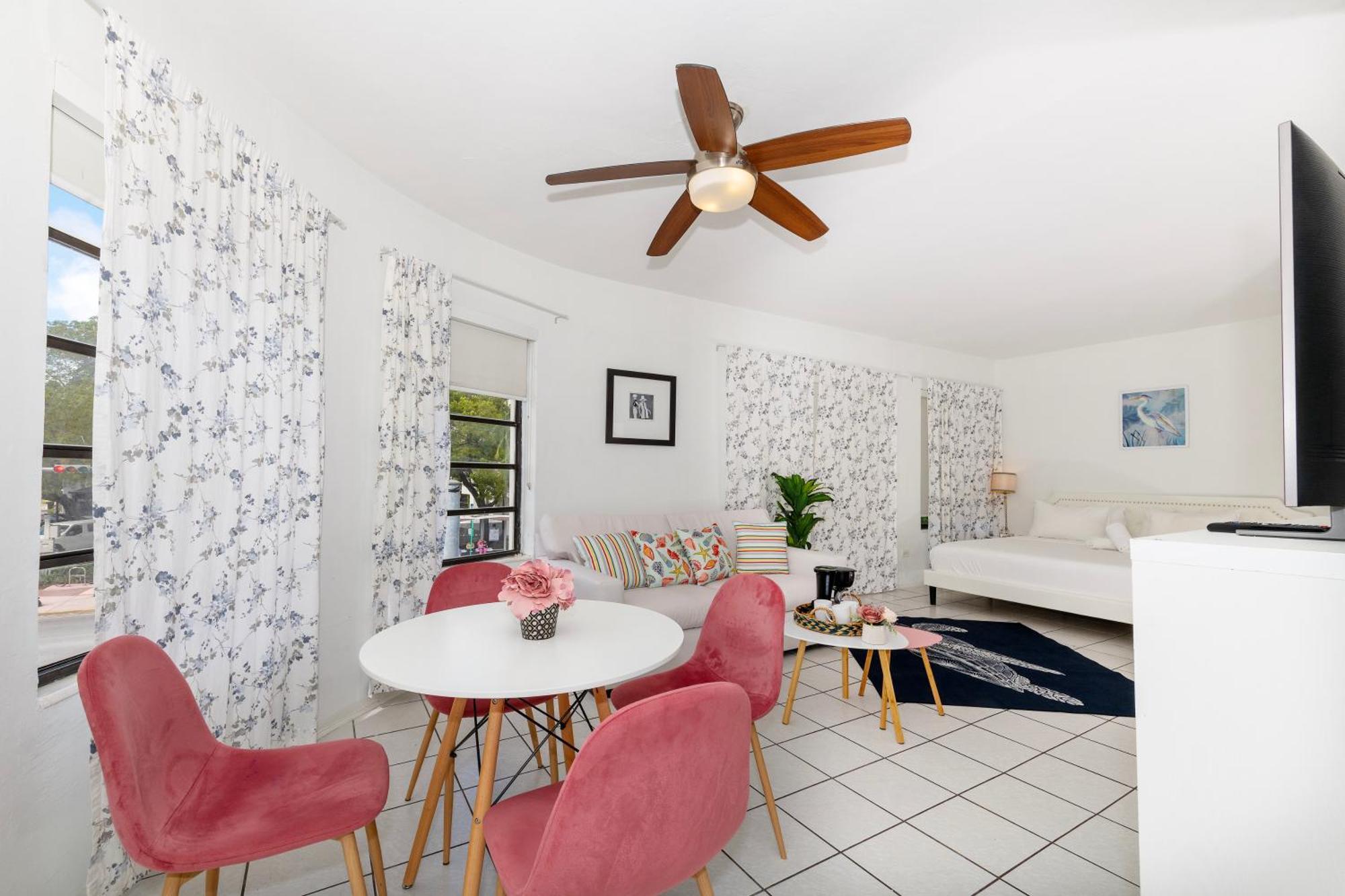 Art Deco Washingthon Apartment ميامي بيتش المظهر الخارجي الصورة