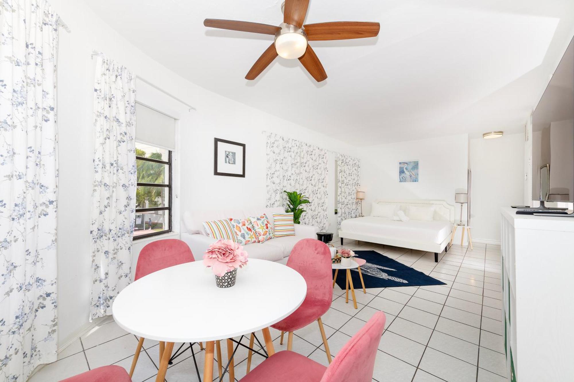 Art Deco Washingthon Apartment ميامي بيتش المظهر الخارجي الصورة